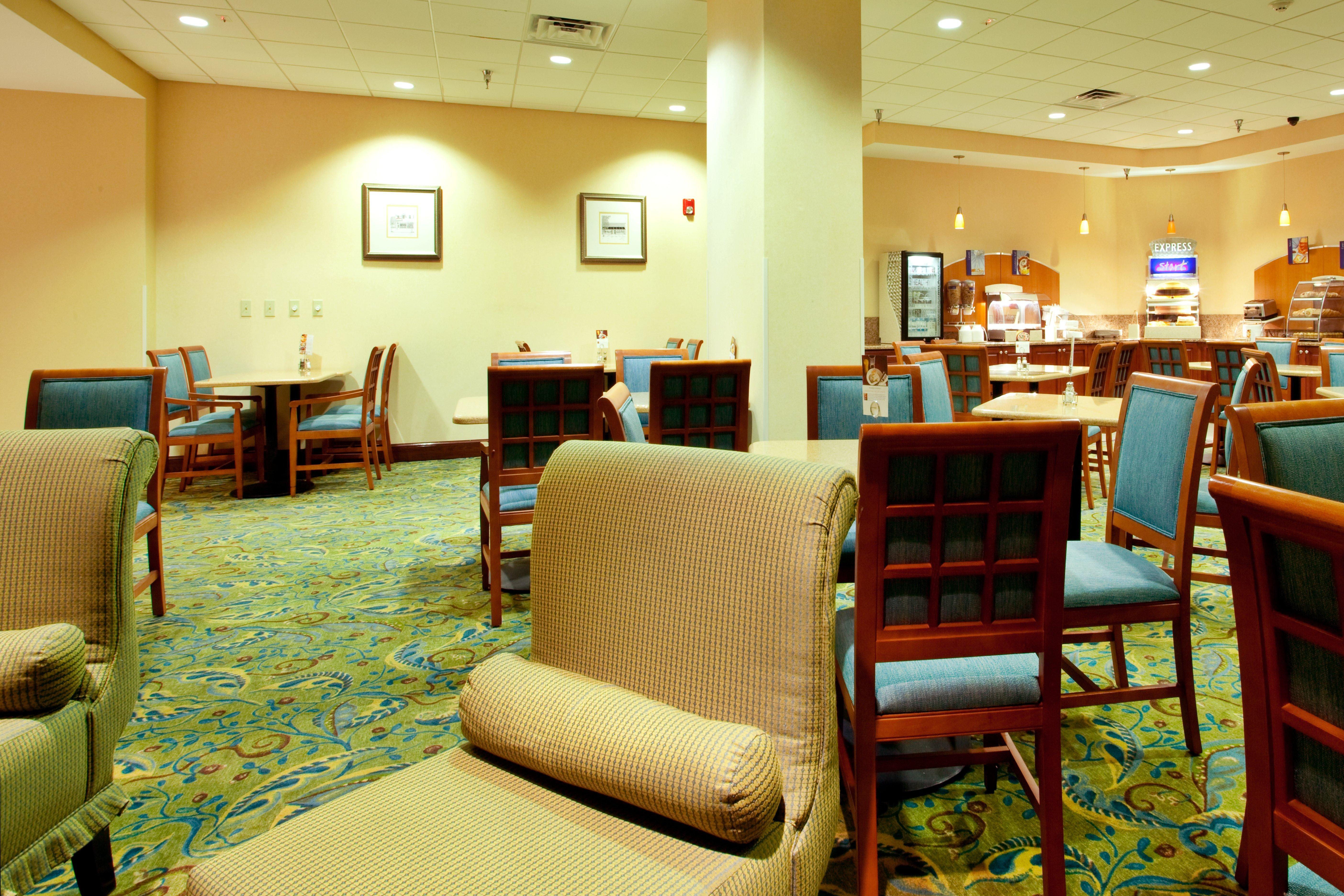 Holiday Inn Express - Richmond Downtown By Ihg Exterior photo