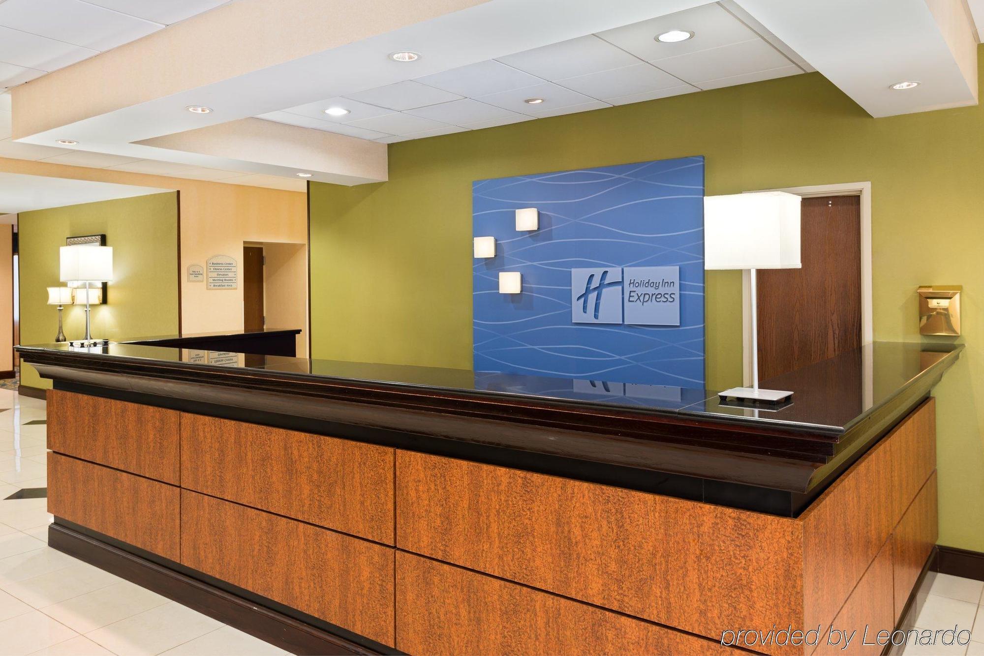 Holiday Inn Express - Richmond Downtown By Ihg Exterior photo